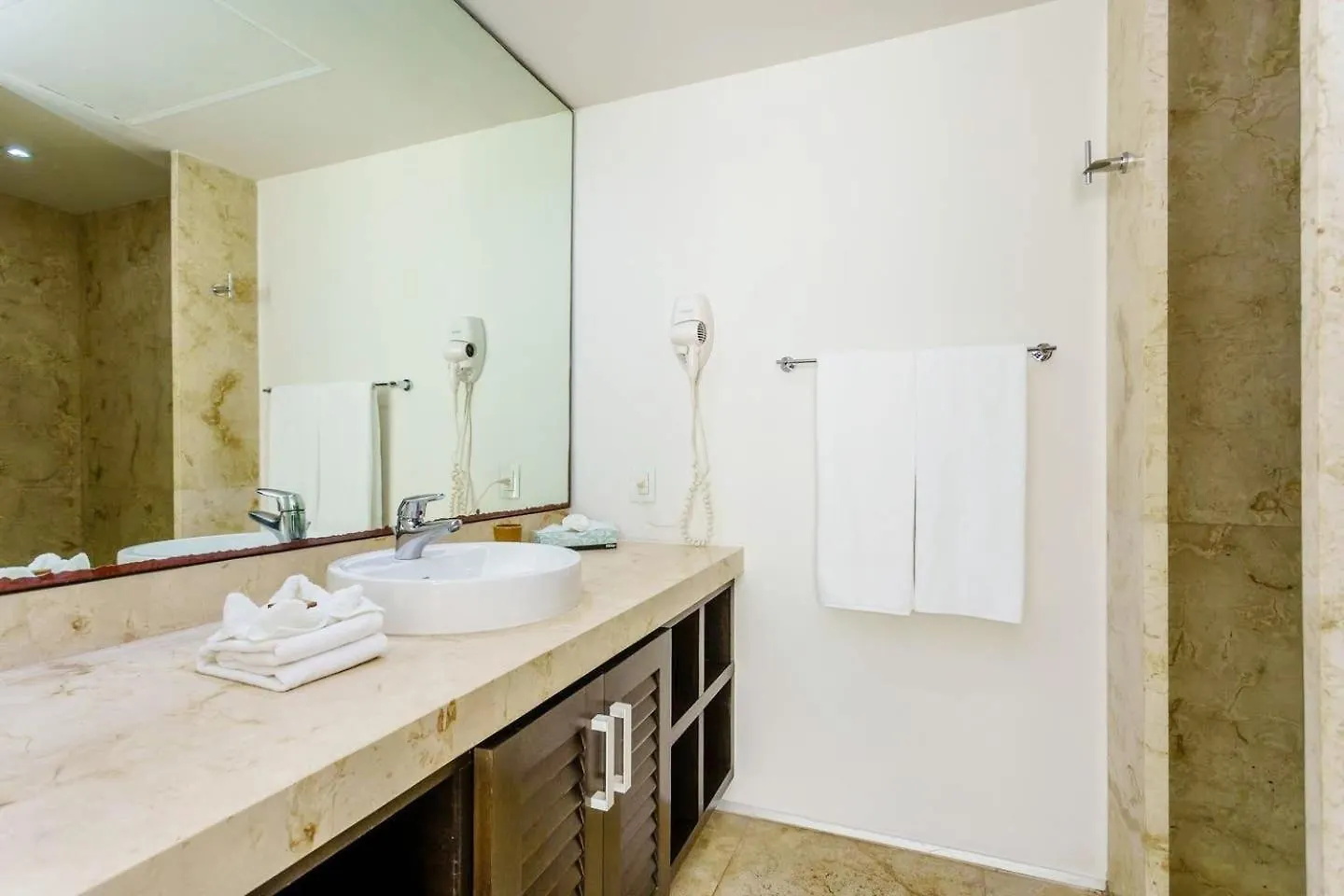 Gorgeous Magia Beachside Condos By Stella Rentals! Playa del Carmen